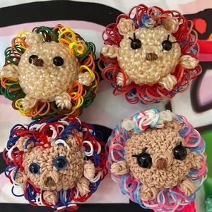 Rainbowloom loomigurumi hedgehogs